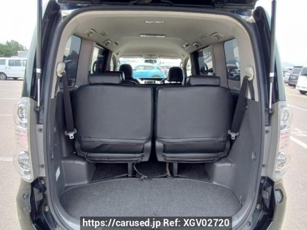 Used 2007 AT toyota voxy ZRR70W Image[8]