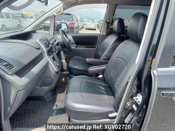 Used 2007 AT toyota voxy ZRR70W Image[13]