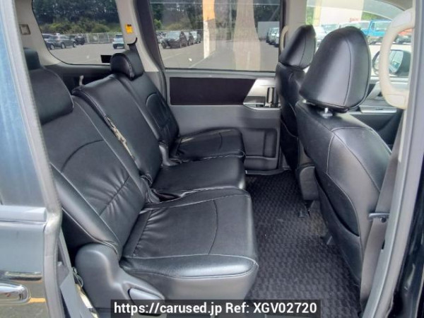 Used 2007 AT toyota voxy ZRR70W Image[14]