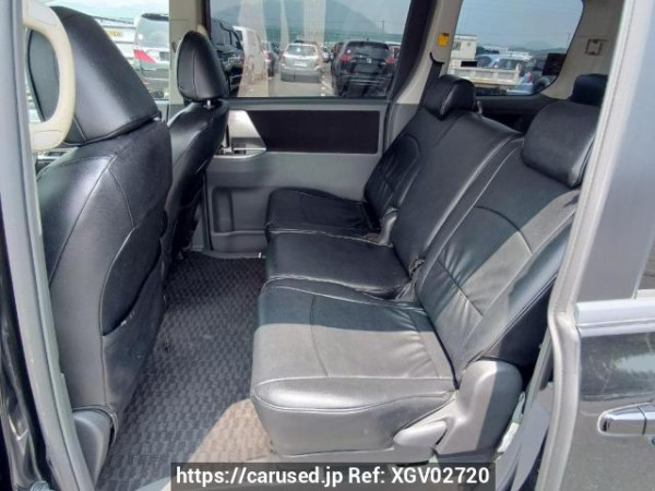 Used 2007 AT toyota voxy ZRR70W Image[15]
