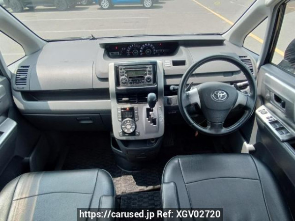 Used 2007 AT toyota voxy ZRR70W Image[17]