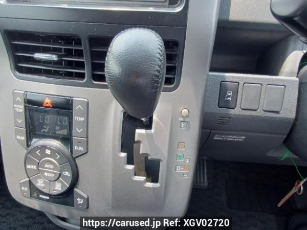 Used 2007 AT toyota voxy ZRR70W Image[25]