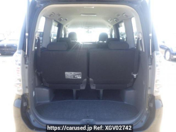 Used 2007 AT toyota voxy ZRR70W Image[8]