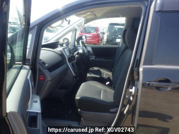 Used 2009 AT toyota voxy ZRR70W Image[12]