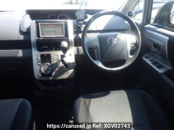 Used 2009 AT toyota voxy ZRR70W Image[18]