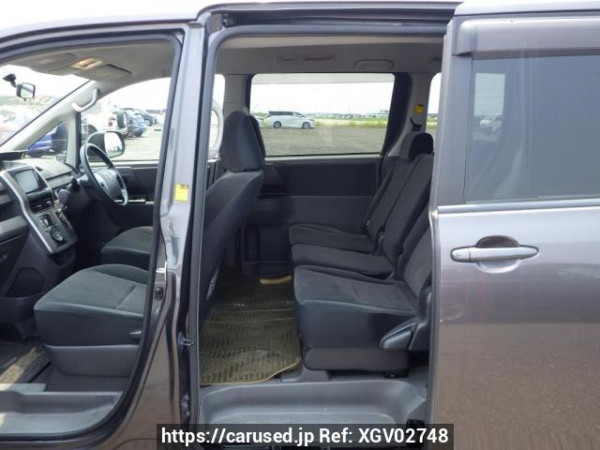 Used 2007 AT toyota noah ZRR70G Image[24]