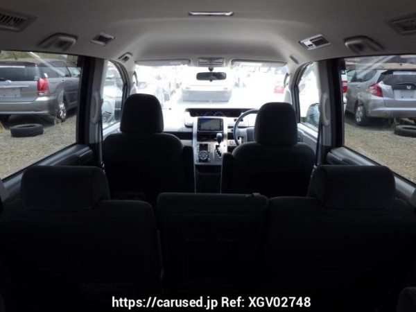 Used 2007 AT toyota noah ZRR70G Image[27]