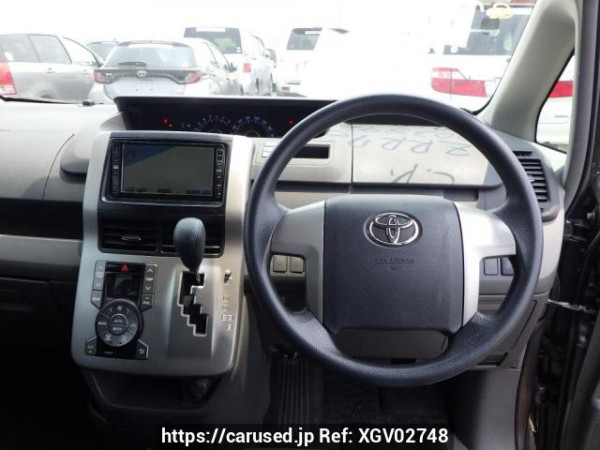 Used 2007 AT toyota noah ZRR70G Image[31]