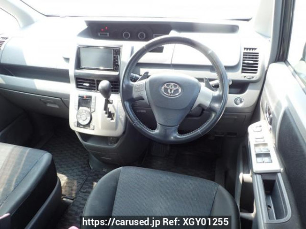 Used 2009 AT toyota voxy ZRR70W Image[15]