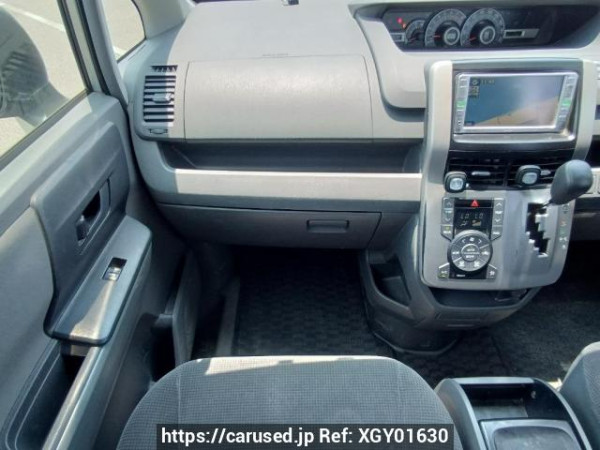 Used 2007 AT toyota noah ZRR70G Image[18]