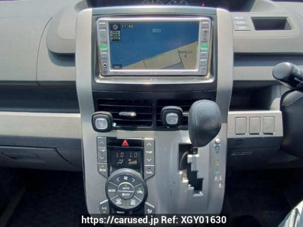 Used 2007 AT toyota noah ZRR70G Image[22]