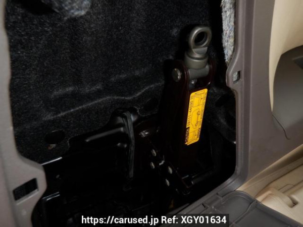 Used 2004 AT toyota alphard MNH10W Image[41]