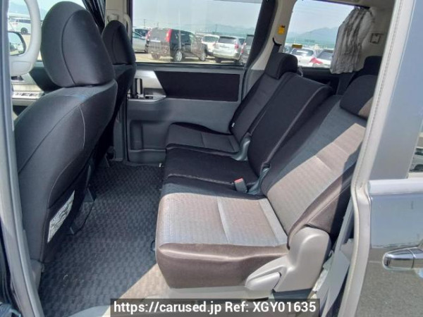 Used 2008 AT toyota voxy ZRR70W Image[15]