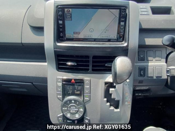 Used 2008 AT toyota voxy ZRR70W Image[22]