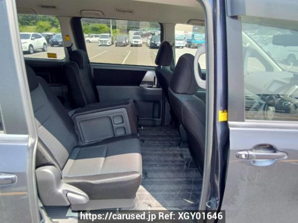 Used 2007 AT toyota voxy ZRR70W Image[14]