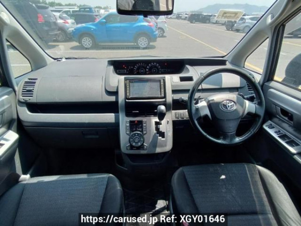 Used 2007 AT toyota voxy ZRR70W Image[17]
