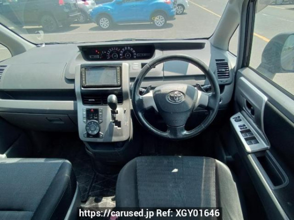 Used 2007 AT toyota voxy ZRR70W Image[19]