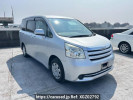 Toyota Noah ZRR70G