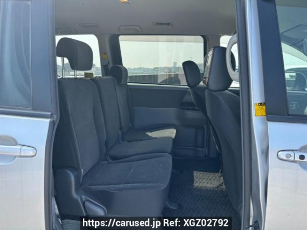 Used 2007 AT toyota noah ZRR70G Image[15]