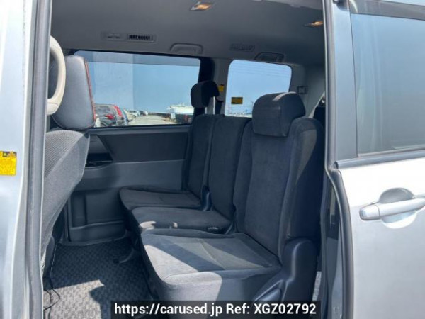 Used 2007 AT toyota noah ZRR70G Image[16]