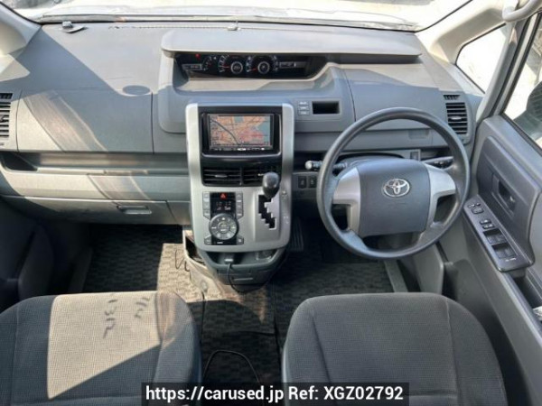 Used 2007 AT toyota noah ZRR70G Image[19]