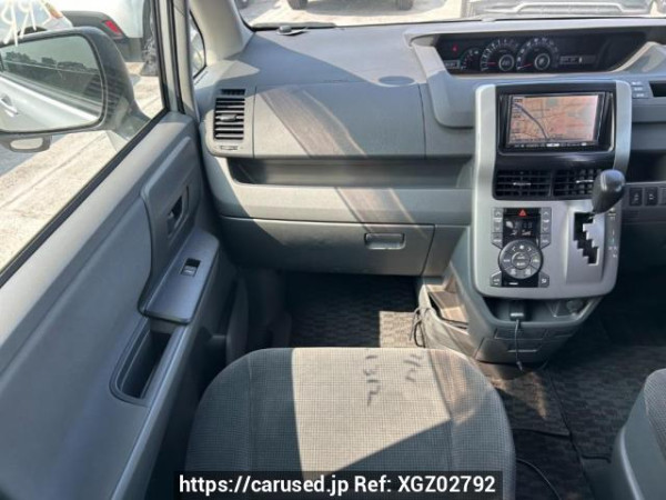 Used 2007 AT toyota noah ZRR70G Image[20]