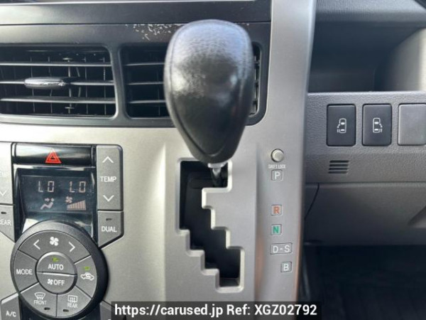 Used 2007 AT toyota noah ZRR70G Image[28]
