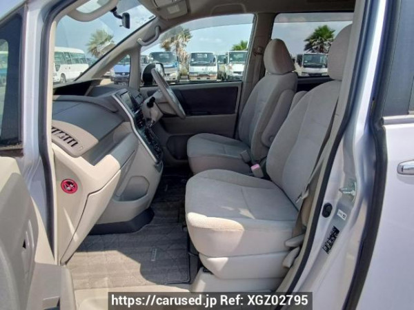 Used 2009 AT toyota noah ZRR70G Image[14]