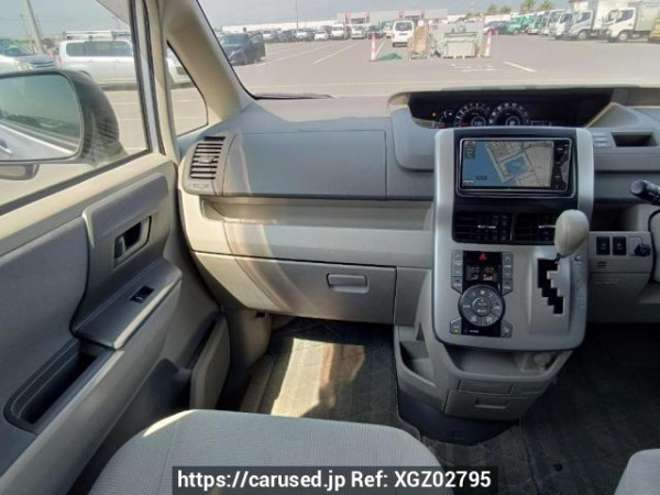Used 2009 AT toyota noah ZRR70G Image[20]