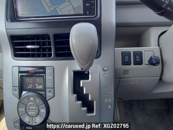 Used 2009 AT toyota noah ZRR70G Image[28]
