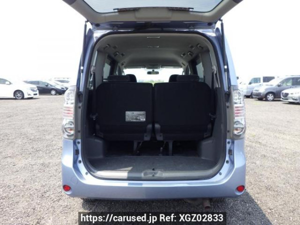 Used 2007 AT toyota voxy ZRR75G Image[8]