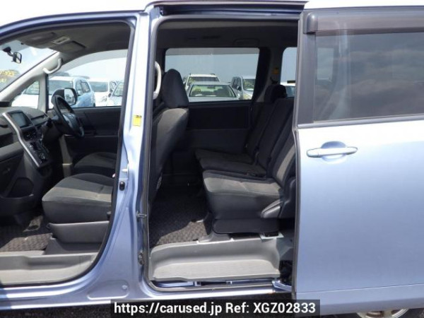 Used 2007 AT toyota voxy ZRR75G Image[24]