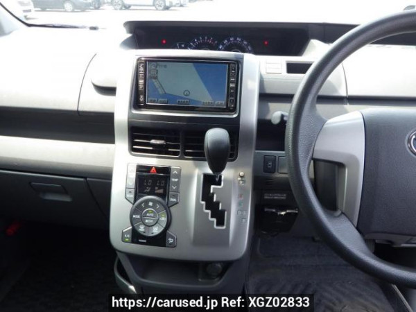 Used 2007 AT toyota voxy ZRR75G Image[30]