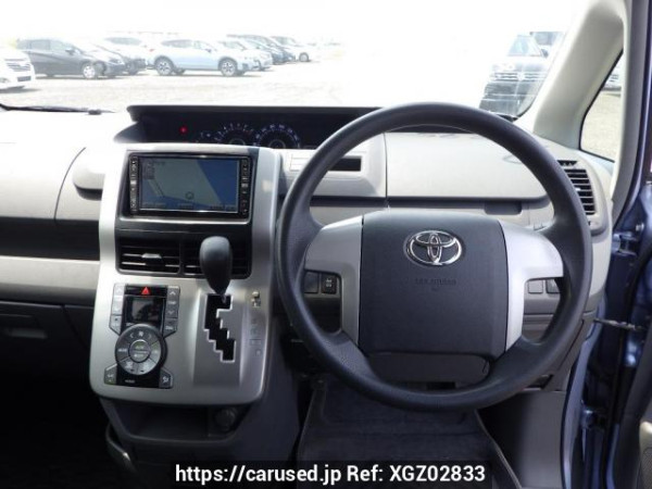 Used 2007 AT toyota voxy ZRR75G Image[31]