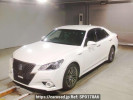 Toyota Crown Hybrid AWS210