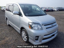 Toyota Noah AZR60G
