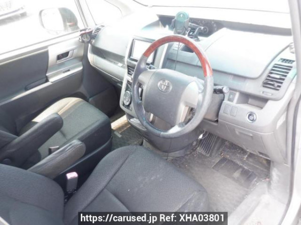 Used 2008 AT toyota voxy ZRR70G Image[13]
