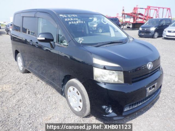 Used 2009 AT toyota voxy ZRR70G Image[0]