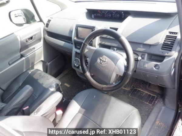 Used 2009 AT toyota voxy ZRR70G Image[12]