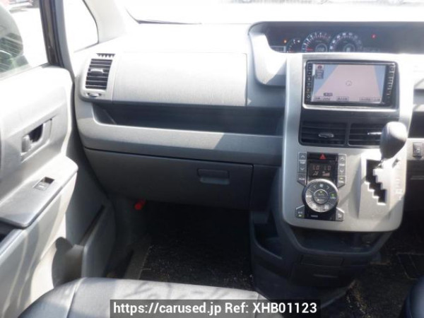 Used 2009 AT toyota voxy ZRR70G Image[19]