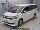 Toyota Voxy ZWR80G