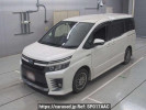 Toyota Voxy ZWR80W