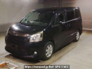 Toyota Noah ZRR70W