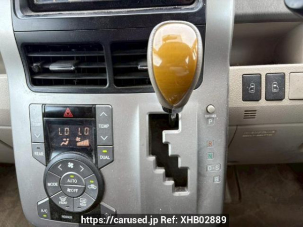 Used 2009 AT toyota noah ZRR70W Image[28]