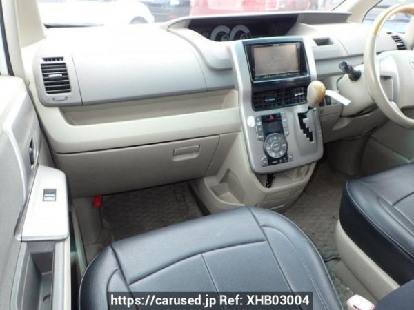 Used 2007 AT toyota noah ZRR70G Image[15]