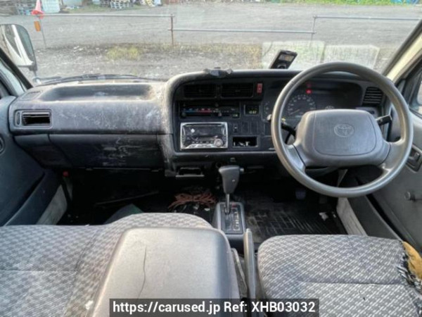Used 2003 AT toyota regiusace-van RZH112V Image[18]