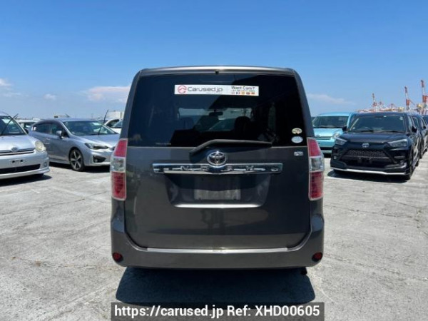 Used 2007 AT toyota noah ZRR70G Image[5]