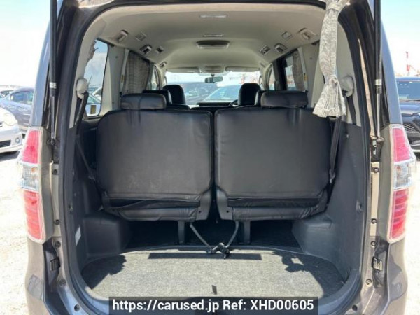 Used 2007 AT toyota noah ZRR70G Image[8]