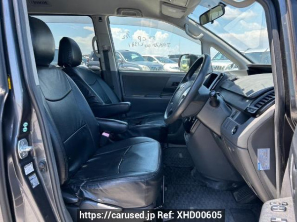 Used 2007 AT toyota noah ZRR70G Image[12]