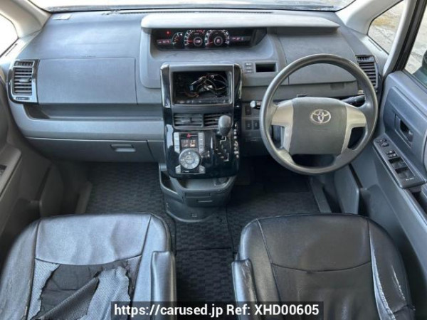 Used 2007 AT toyota noah ZRR70G Image[19]